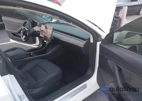 2018 Tesla Model 3 Long Range/Performance из США, поврежденный, VIN 5YJ3E1EB7JF072718